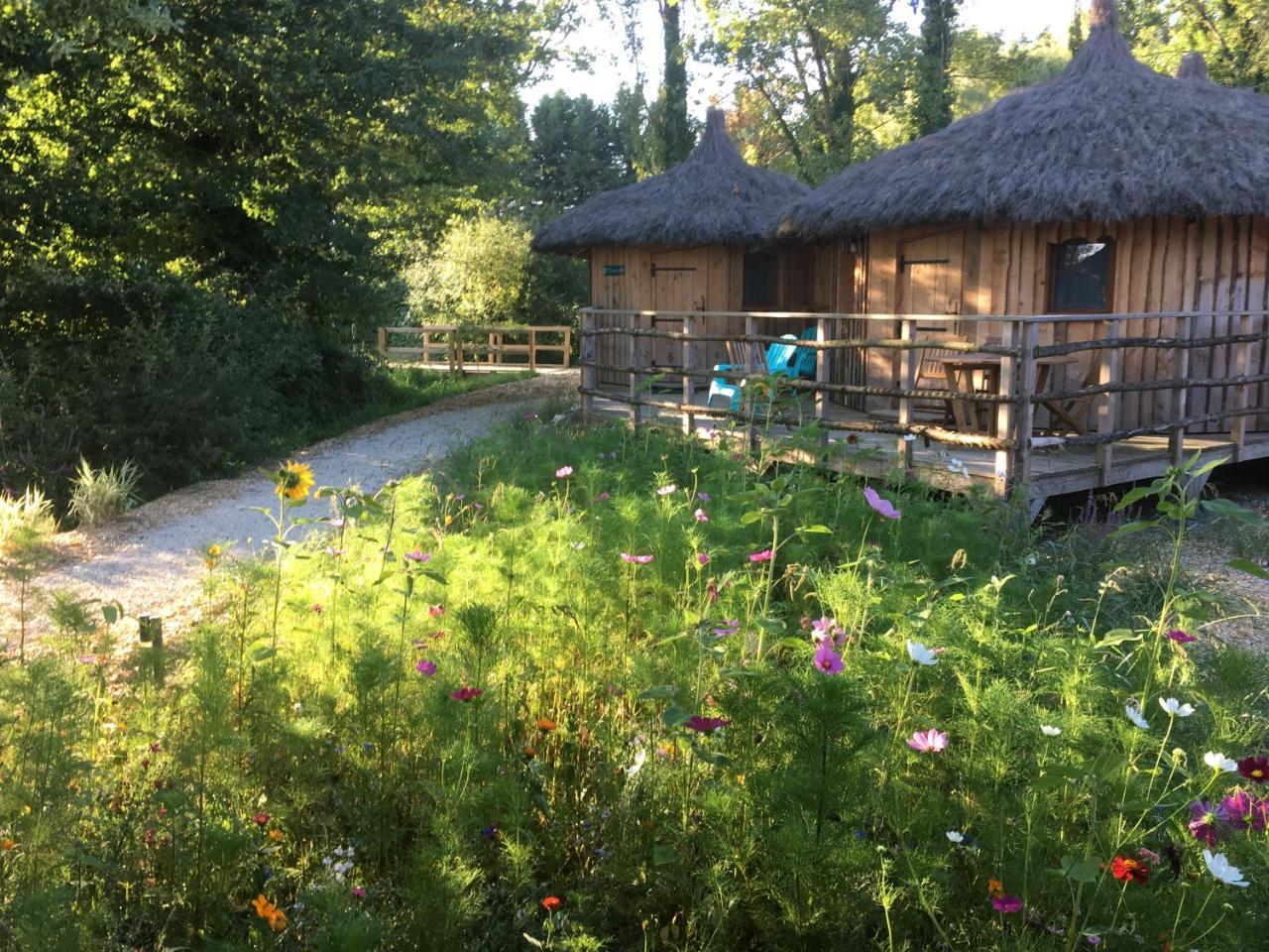 Village Flottant De Pressac Exterior photo