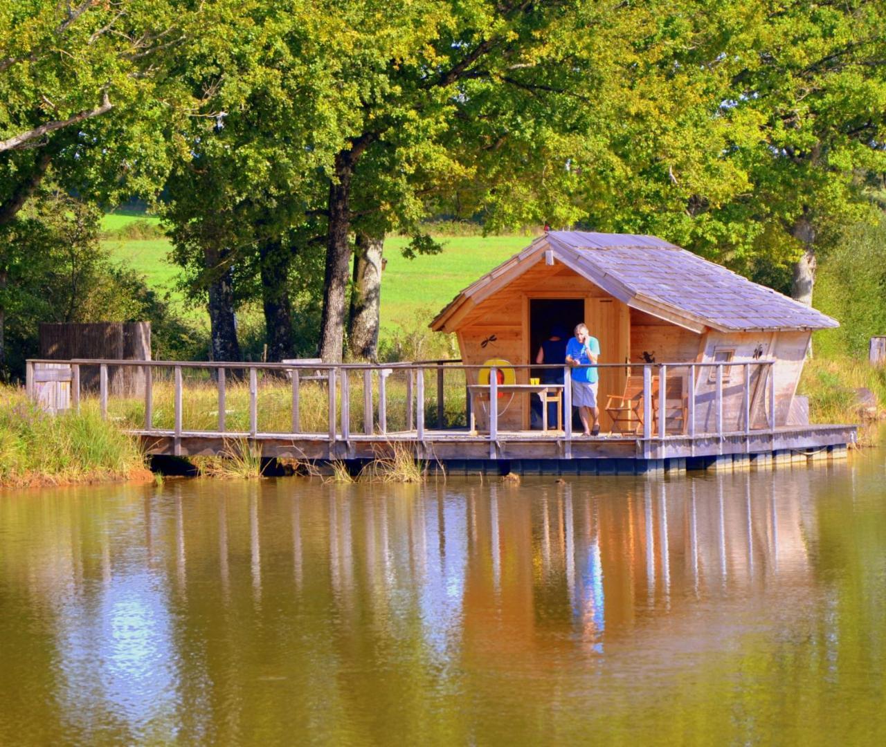 Village Flottant De Pressac Exterior photo